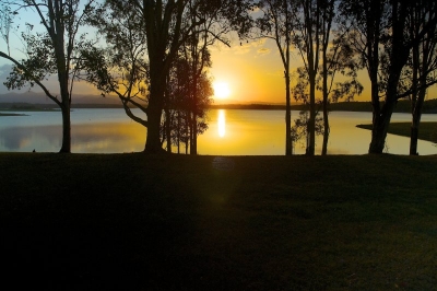 Sunset Pine River Dam 
Queensland Australia